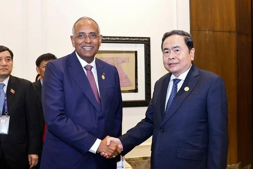 Chủ tịch Quốc hội Trần Thanh Mẫn hội kiến Chủ tịch Quốc hội Bờ Biển Ngà