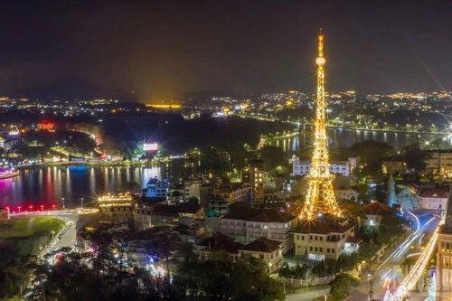 'Tháp Eiffel Đà Lạt'- biểu tượng sinh động trên xứ ngàn hoa