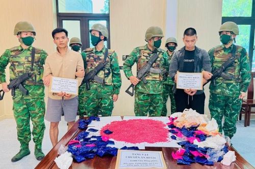 Triệt phá chuyên án ma túy, bắt 2 đối tượng gùi' 24.000 viên hồng phiến
