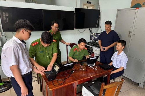 Công an phường Sơn Trà linh hoạt triển khai cấp căn cước cho học sinh, bảo đảm thuận tiện, hiệu quả