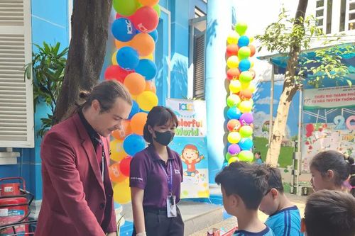TPHCM: Phát triển chương trình dạy Toán và Khoa học thực nghiệm bằng tiếng Anh theo định hướng STEM