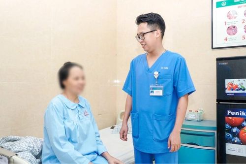 Phát hiện sớm u tử cung, u nang buồng trứng qua triệu chứng rong kinh kéo dài