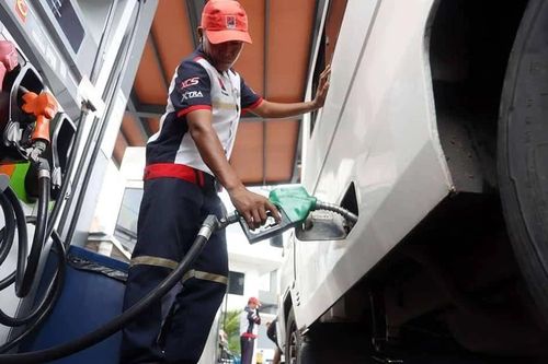 Giá diesel giảm mạnh 1.920 đồng/lít, xăng tăng nhẹ từ 16/4