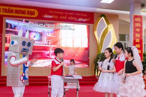 Phát huy hiệu quả các sân chơi tiếng Anh trong trường học