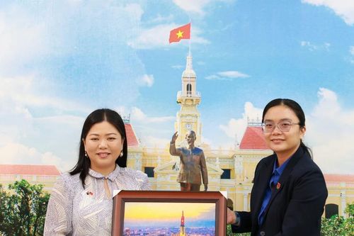Hội đồng Giao lưu Chính trị Australia thăm Thành Đoàn, Nhà Văn hóa Thanh niên TPHCM