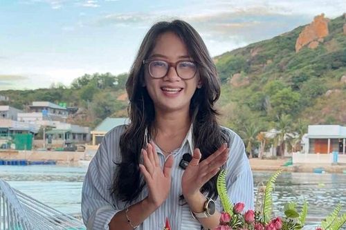 Cô gái rời TPHCM về nơi 'tôm hùm là món bình dân', rảnh là có bữa cơm 0 đồng