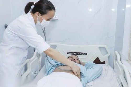 Người đàn ông nhiễm khuẩn đường huyết vì tự ý tiêm truyền vào khớp
