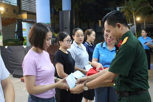 VKSQS Quân khu 5 phối hợp tuyên truyền pháp luật cho người lao động tại Đà Nẵng