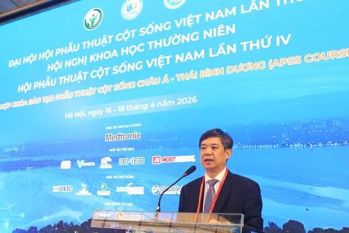 Công nghệ cao khiến phòng mổ cột sống thay đổi chóng mặt