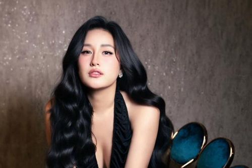 Mai Phương Thúy tung ảnh gợi cảm