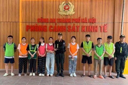 Khởi tố 9 đối tượng mua bán trái phép tài khoản ngân hàng
