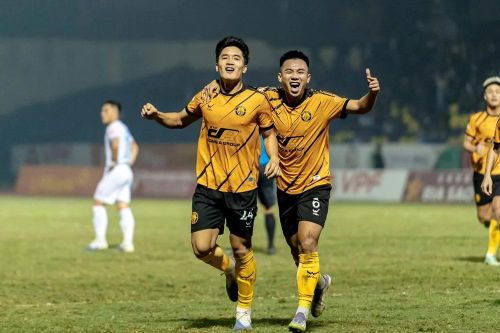 Vòng 19 V.League rực lửa với các trận cầu sinh tử; Lộ diện các cặp bán kết Europe League