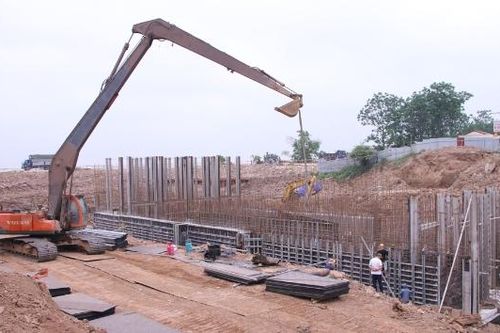 Thi công dự án đê điều: Chạy đua trước mùa mưa lũ