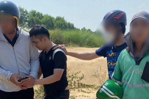 Khởi tố đối tượng cướp giật điện thoại của tài xế Grab