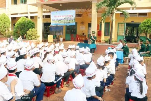 Tiết học biên cương