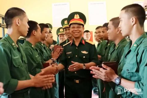 Kiểm tra huấn luyện chiến sĩ mới tại Trung đoàn 736 và Tiểu đoàn Huấn luyện - Cơ động