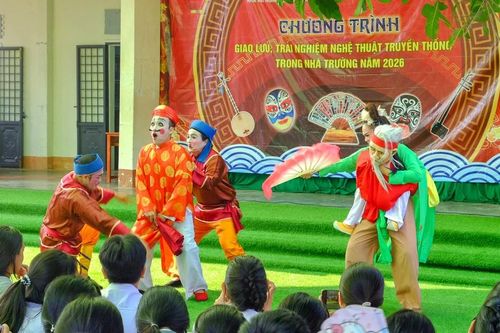 Đưa hát bội, bài chòi đến học đường