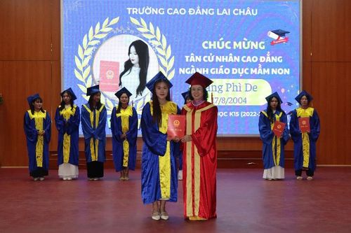 Bế giảng và trao bằng tốt nghiệp lớp cao đẳng giáo dục mầm non