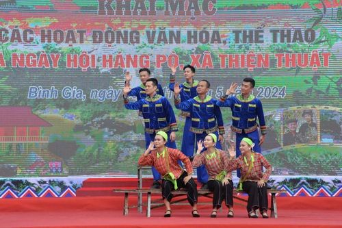 Sân khấu hóa nghệ thuật dân gian