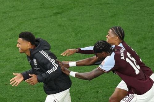 Aston Villa vào bán kết Europa League: Ollie Watkins cán mốc 100 bàn thắng