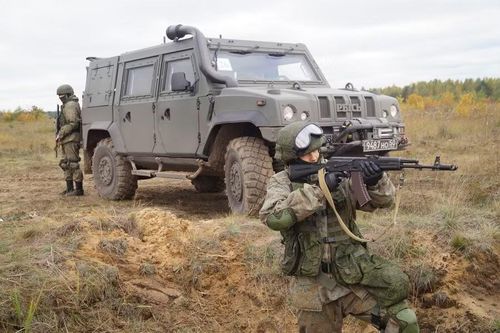 Iveco LMV Lynx: Xe thiết giáp có khả năng bảo vệ hàng đầu của Quân đội Nga