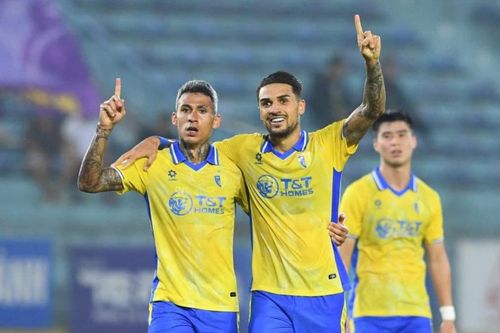 Hà Nội FC ngược dòng thắng Becamex TPHCM 4-2: Đêm rực sáng của Đỗ Hoàng Hên