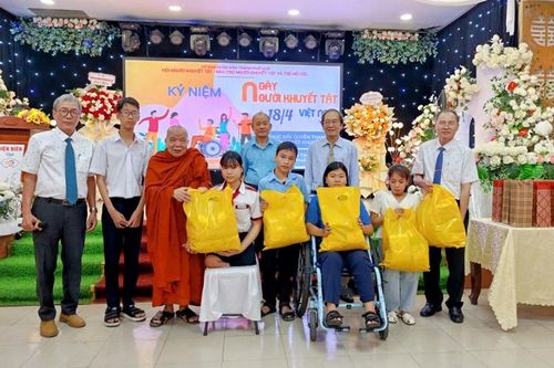 Kiến tạo cơ hội cho người khuyết tật