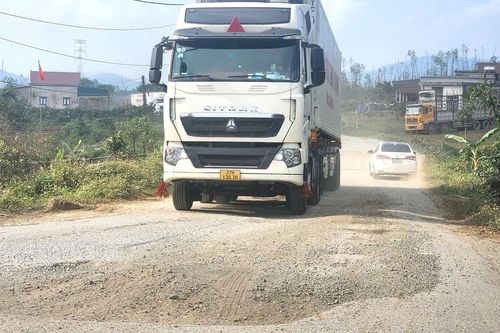 Hà Tĩnh: Đường kết nối cao tốc xuống cấp, cần sớm nâng cấp, đảm bảo an toàn giao thông