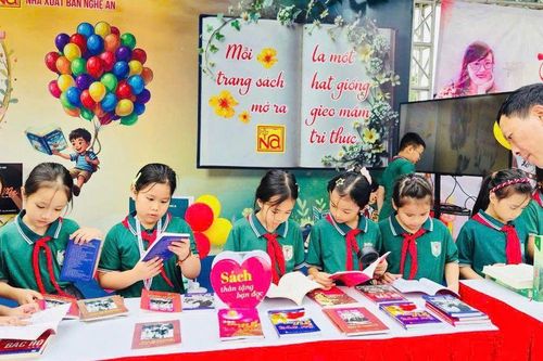 Nghệ An khai mạc Ngày sách và phát động văn hóa đọc
