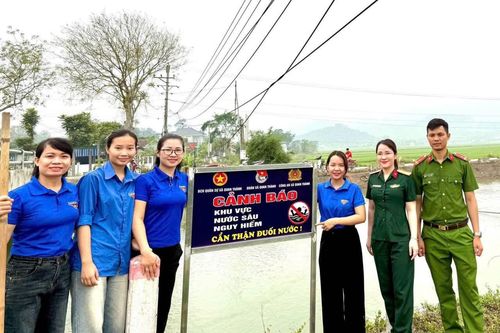 Nghệ An: Khảo sát và cắm biển cảnh báo nguy hiểm đề phòng đuối nước trong mùa hè