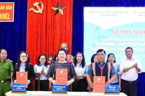'Kết nghĩa' - nhịp cầu nâng bước buôn làng Gia Lai