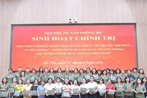 Phát động phong trào 'Nhật ký Ba nhất', 'Tủ đồ Yêu thương', 'Tủ đồ 0 đồng' Chào mừng 80 năm Ngày truyền thống lực lượng Tham mưu Công an nhân dân