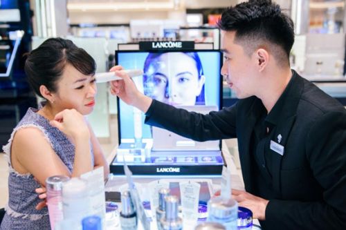 Thị trường sản phẩm làm đẹp 2026: Mua online dẫn đầu nhưng trải nghiệm thực tế vẫn là lợi thế cốt lõi