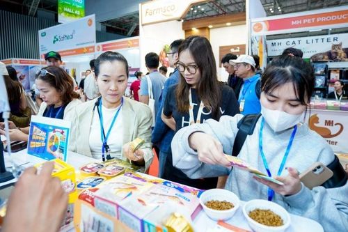 Khai mạc triển lãm thú cưng lớn nhất năm tại Hà Nội
