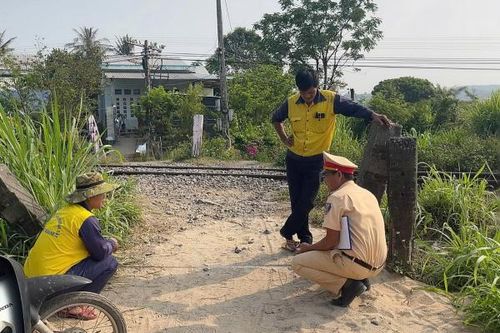CSGT Đắk Lắk rà soát, kiến nghị xử lý khẩn cấp lối đi tự mở qua đường sắt
