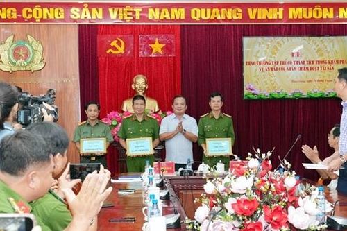 Kiên quyết với tội phạm, nghĩa tình với nhân dân
