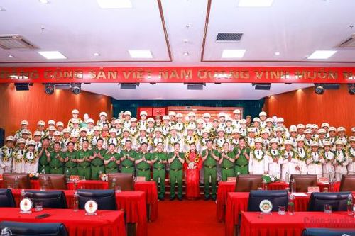 Rèn luyện đội ngũ cán bộ Cảnh sát hình sự đạt chuẩn '5 vững'