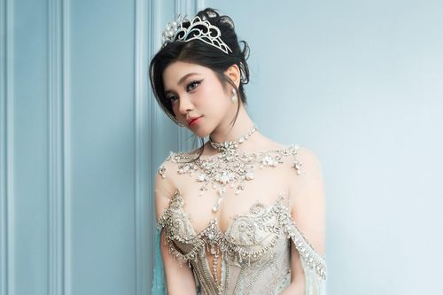 Á hậu Minh Kiên: 'Tôi đã tự chủ kinh tế để mẹ nghỉ nghề giúp việc'