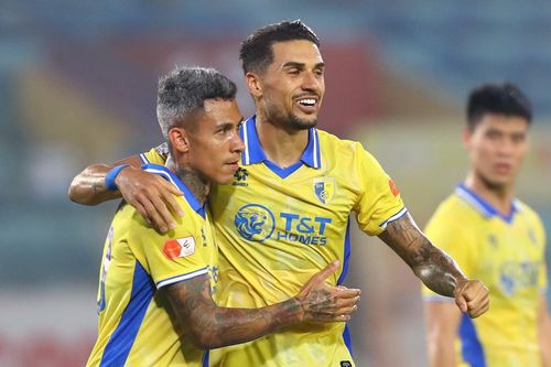 Kết quả Hà Nội FC 4-2 Becamex TP.HCM: Chủ nhà thủng lưới ở giây 43