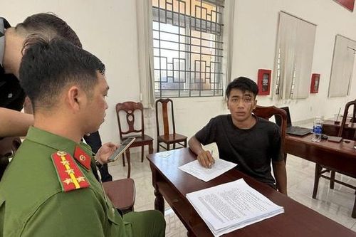 Bắt thanh niên 19 tuổi không có bằng lái, trộm cắp ô tô rồi lái trên phố