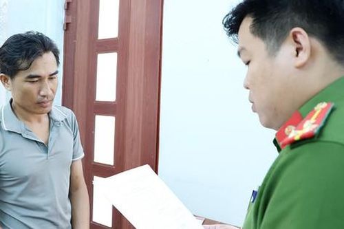 Bắt đối tượng hiếp dâm con riêng của người tình dẫn tới có thai