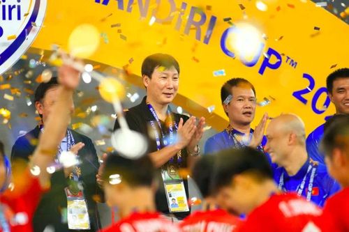 HLV Kim Sang-sik không cùng U23 Việt Nam dự giải châu Á?