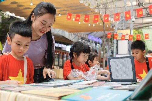 Phát triển ngành xuất bản Việt Nam trong kỷ nguyên số (Kỳ 1): 'Hạt nhân' trong hệ sinh thái kiến tạo tri thức và giá trị quốc gia