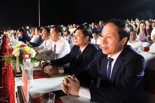Phó Thủ tướng Chính phủ Lê Tiến Châu dự Chương trình 'Bản hùng ca trên sông'