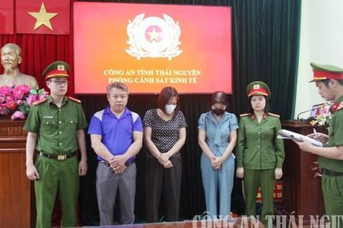 Triệt phá đường dây cung cấp thực phẩm 'bẩn' vào trường học: Khởi tố nguyên Hiệu trưởng, kế toán, chủ hộ kinh doanh