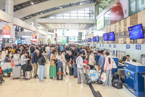'Cháy' vé máy bay các chặng du lịch dịp Lễ 30/4-1/5