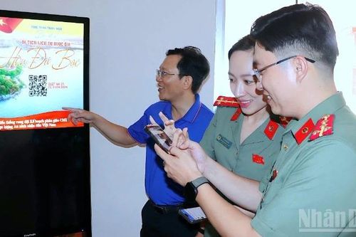 Đóa hoa kiên cường thắm lửa nơi cực nam Tổ quốc