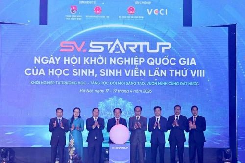 Bộ trưởng Hoàng Minh Sơn: Đừng chỉ học để tìm việc mà học để có năng lực làm chủ