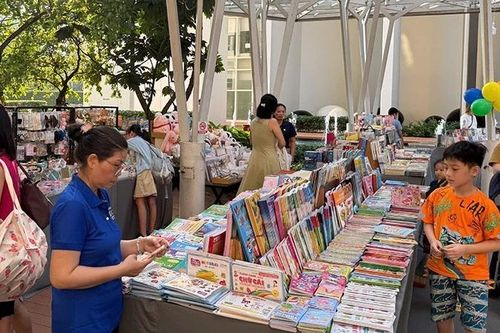 Đưa sách đến với các em thiếu nhi ở chung cư