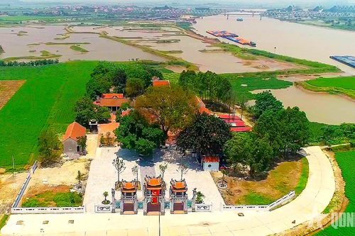 Bãi Nguyệt Bàn, đền Tam Phủ lắng đọng hào khí Đông A